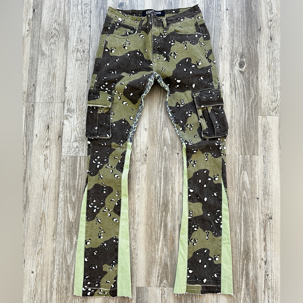 - New Stack Jeans SZ 32 Flare style for men